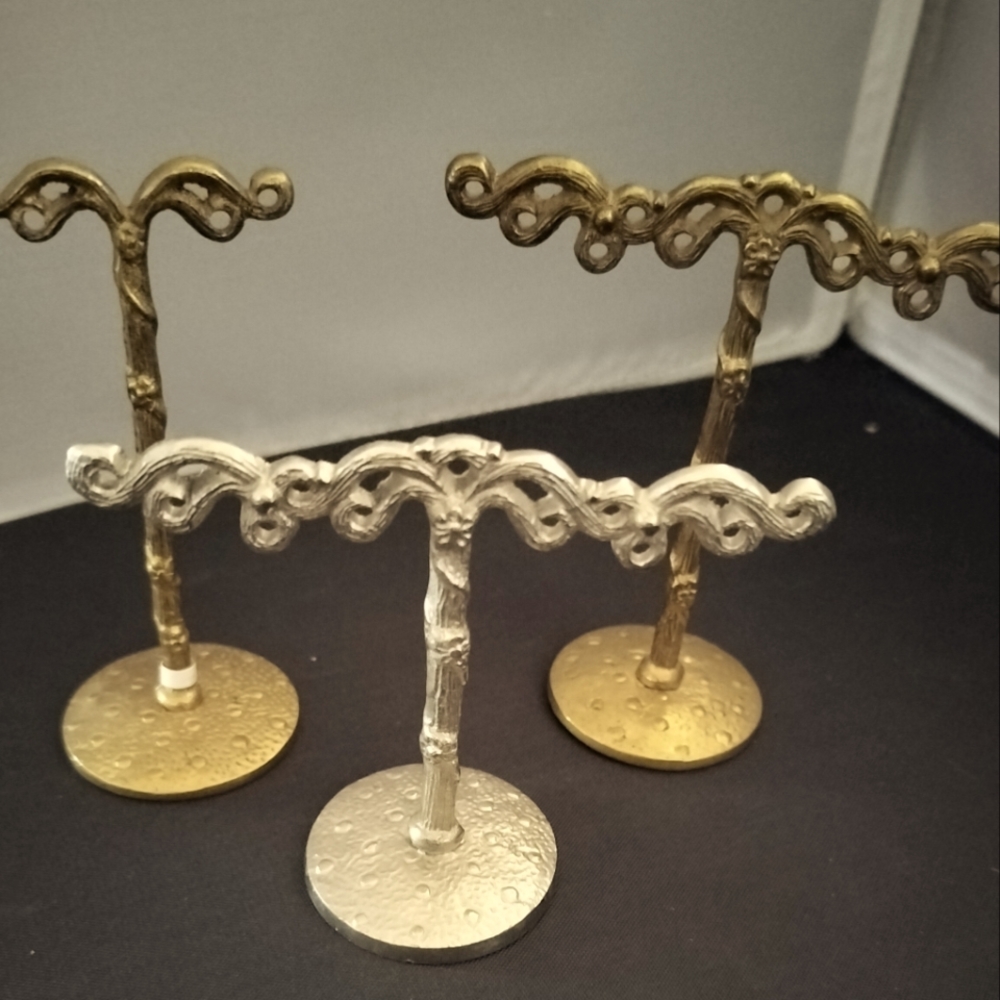 3 Earring Stands